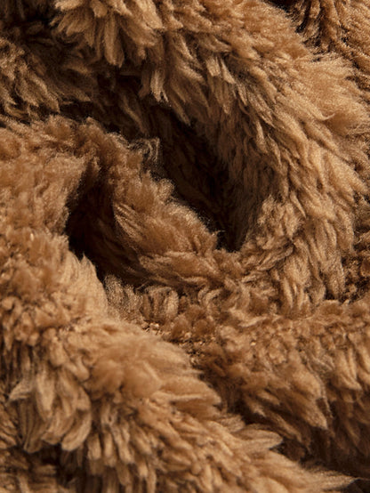 Teddyjacka med geometrisk jacquard