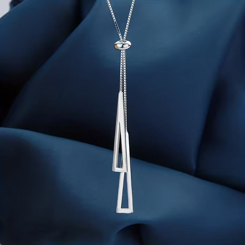 Collar Lariat de Elegancia Grácil
