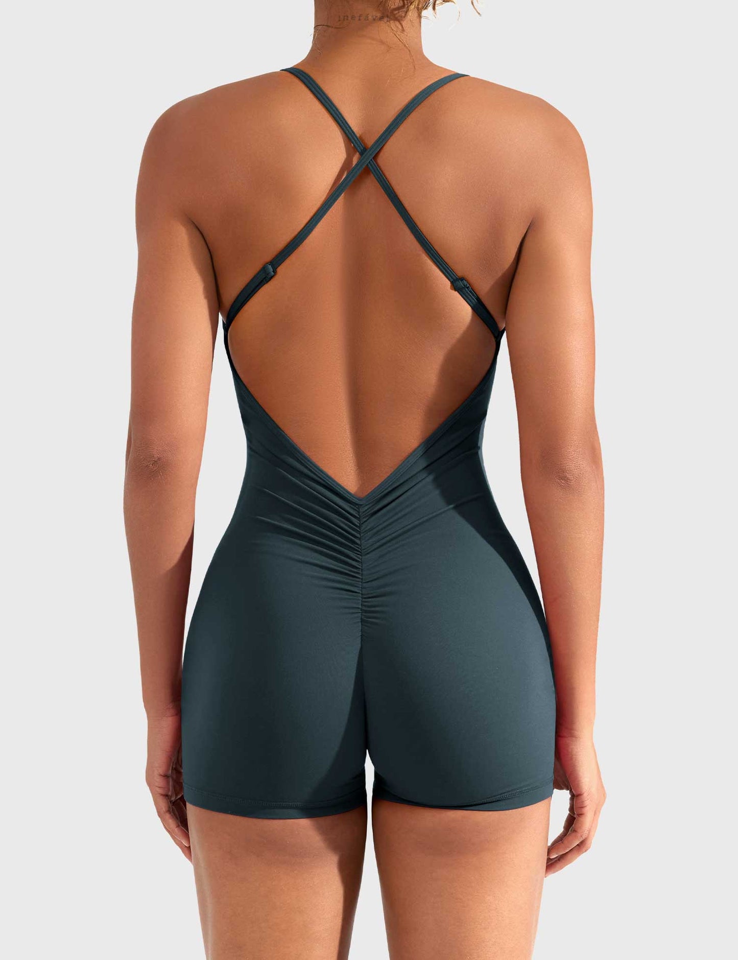 Yeoreo Liza V-Rücken Romper