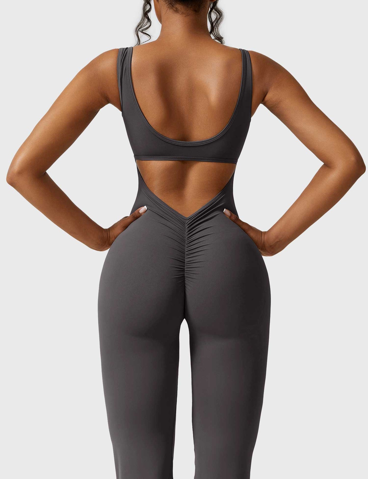 Yeoreo Lizvette Jumpsuit mit V-Rücken