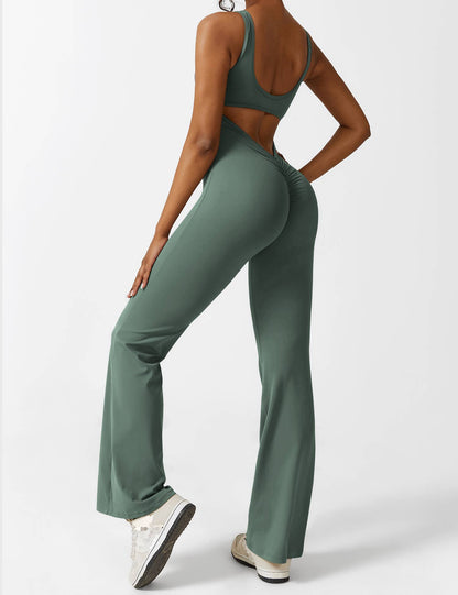 Yeoreo Lizvette Flared Jumpsuit mit V-Rücken