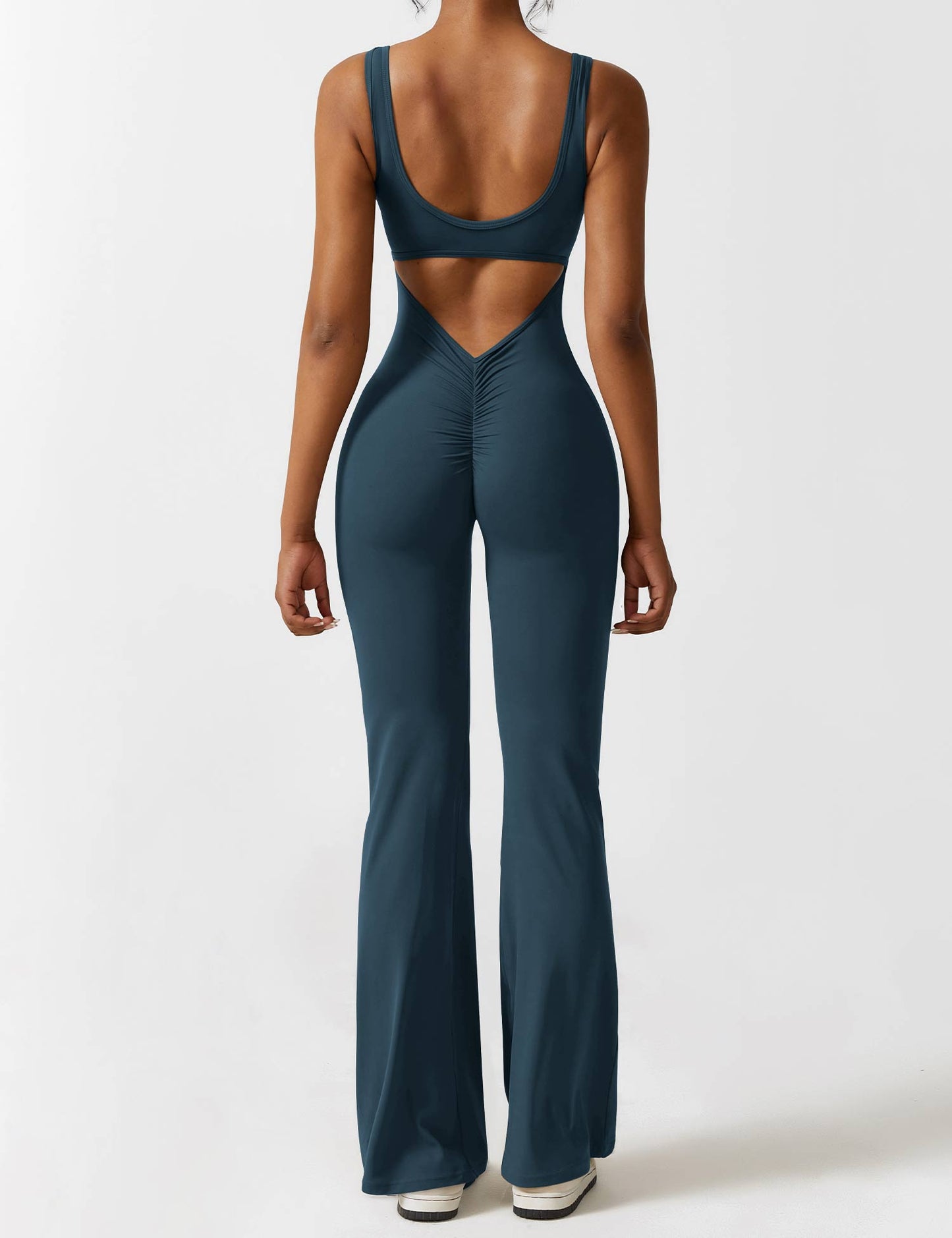 Yeoreo Lizvette Flared Jumpsuit mit V-Rücken