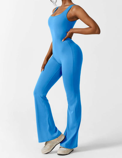 Yeoreo Lizvette Flared Jumpsuit mit V-Rücken