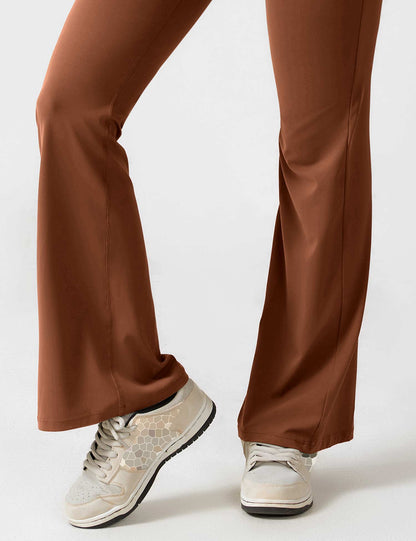 Yeoreo Lizvette Flared Jumpsuit mit V-Rücken