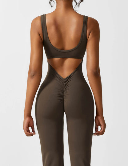 Yeoreo Lizvette Flared Jumpsuit mit V-Rücken