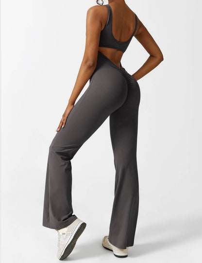 Yeoreo Lizvette Flared Jumpsuit mit V-Rücken