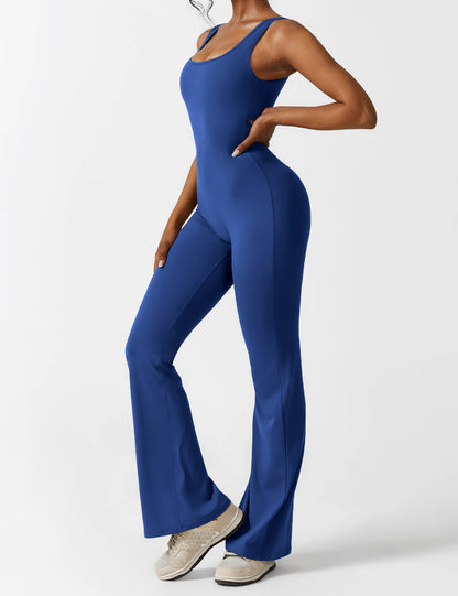 Yeoreo Lizvette Flared Jumpsuit mit V-Rücken