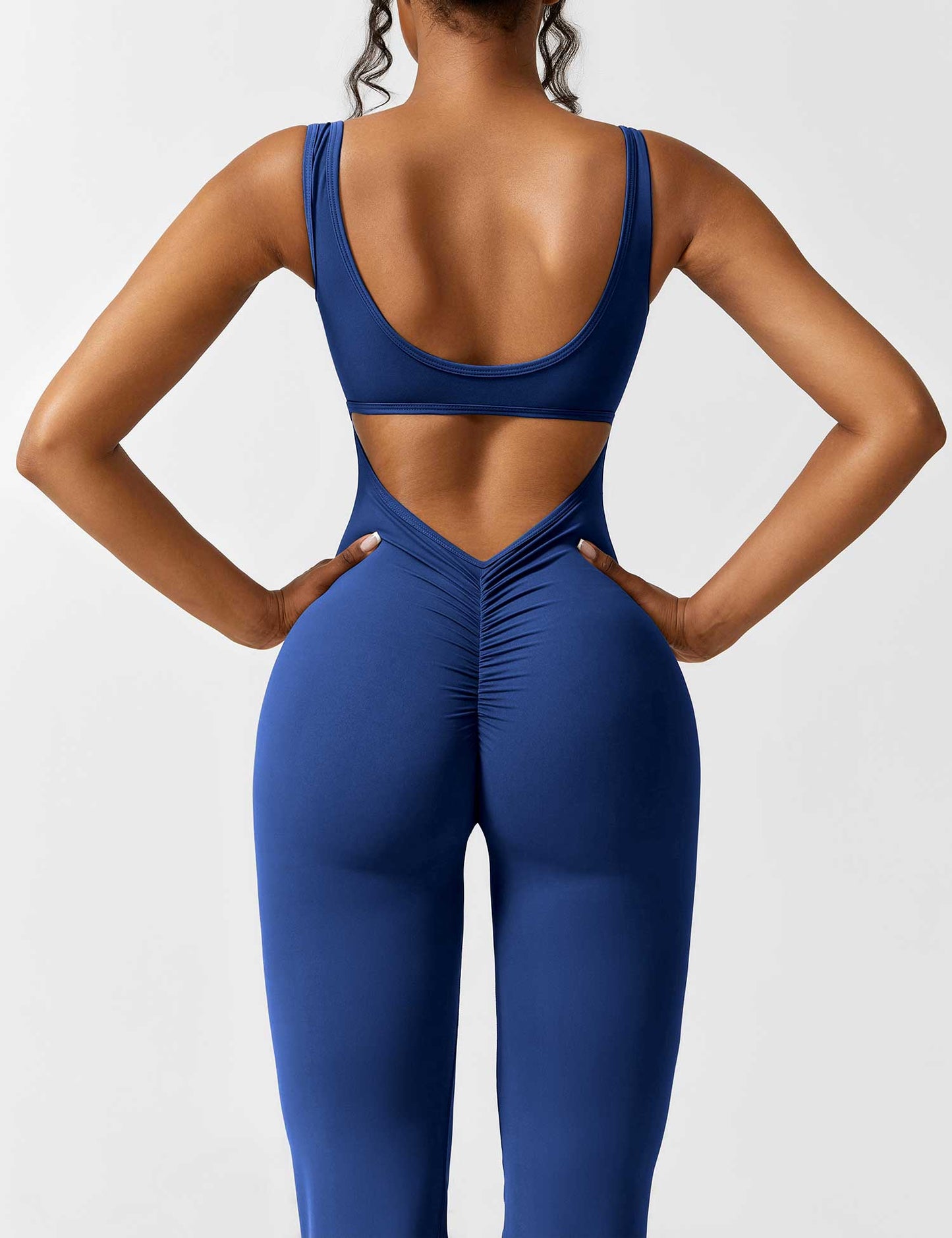 Yeoreo Lizvette Flared Jumpsuit mit V-Rücken