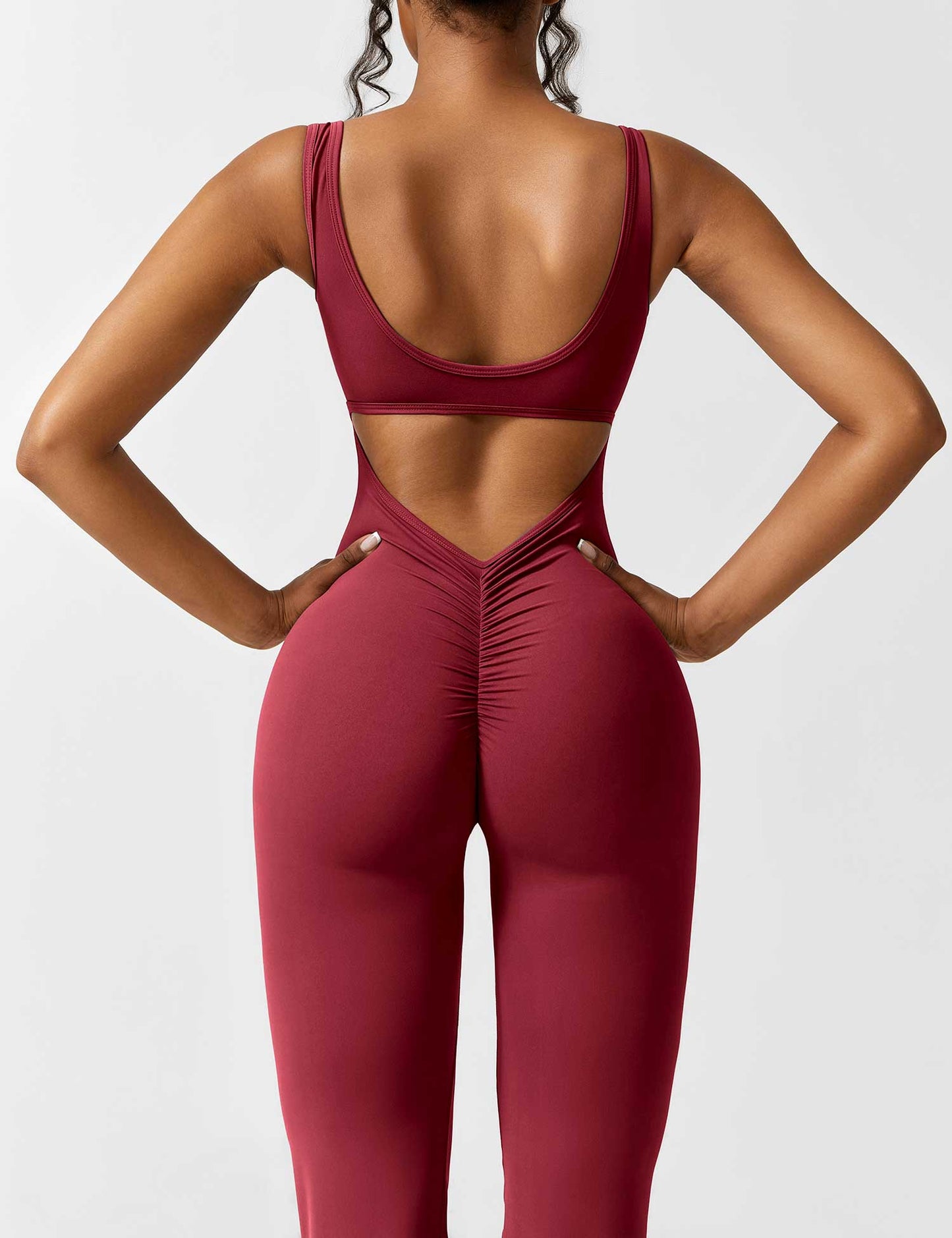 Yeoreo Lizvette Flared Jumpsuit mit V-Rücken