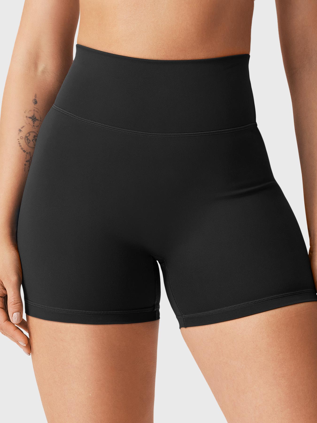 Yeoreo Craze 4.5" Scrunch Shorts